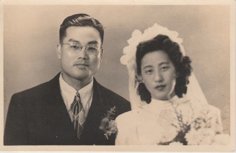 portrait on lok hin wang and ann wang on their wedding day